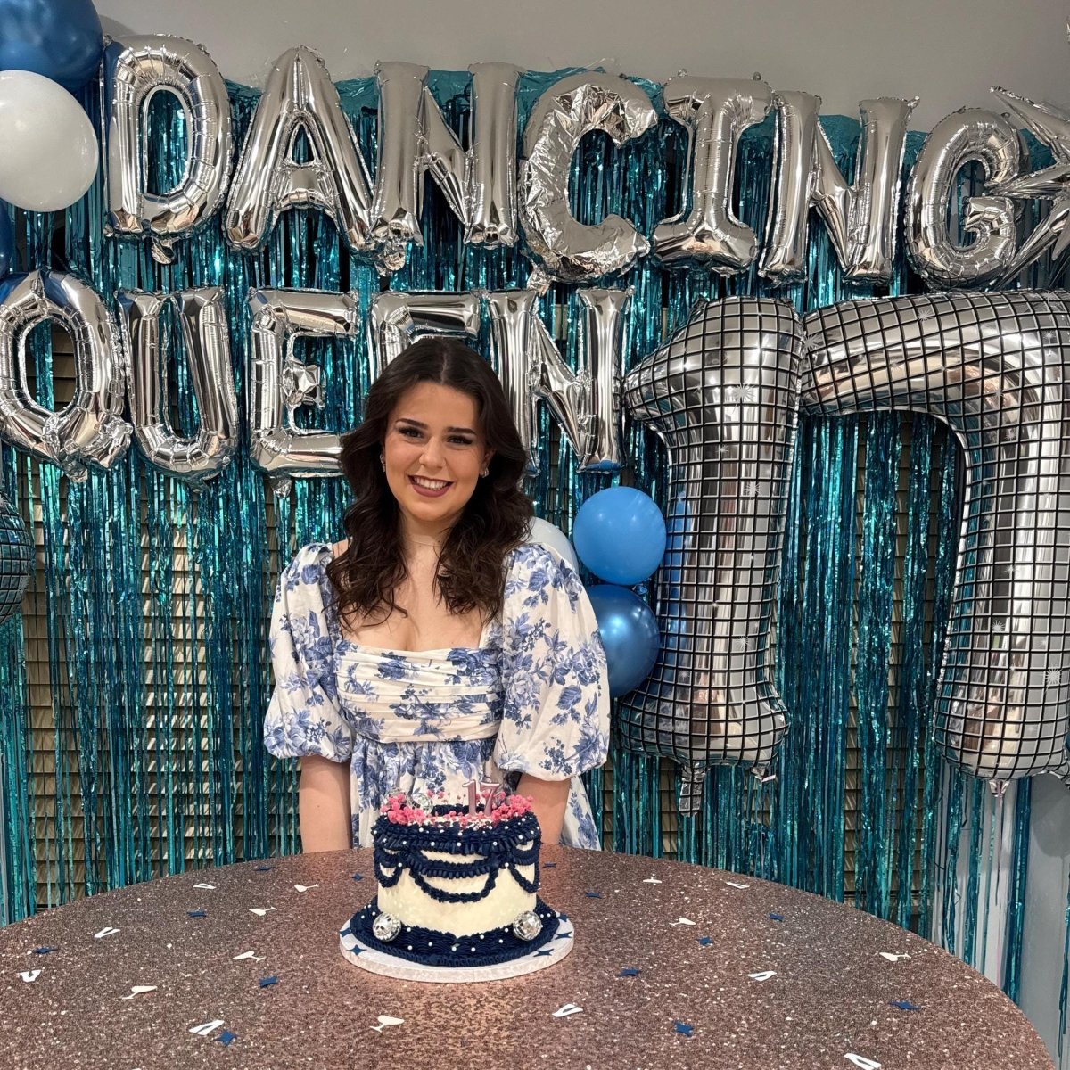 Dancing Queen Young & Sweet Only 17th Birthday Party Banner Decoration Party Girls Birthday - 图片 3